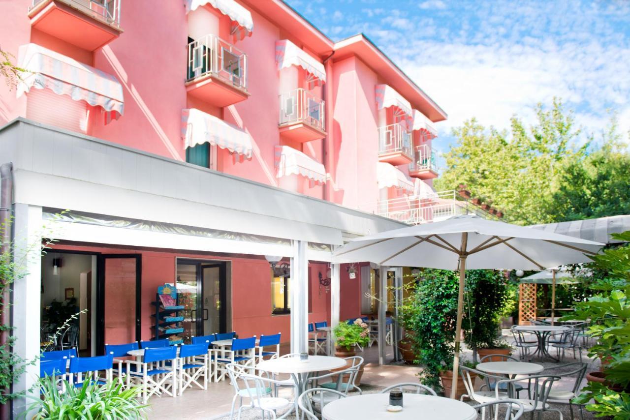 צ'סנטיקו Hotel Villa Rosa מראה חיצוני תמונה