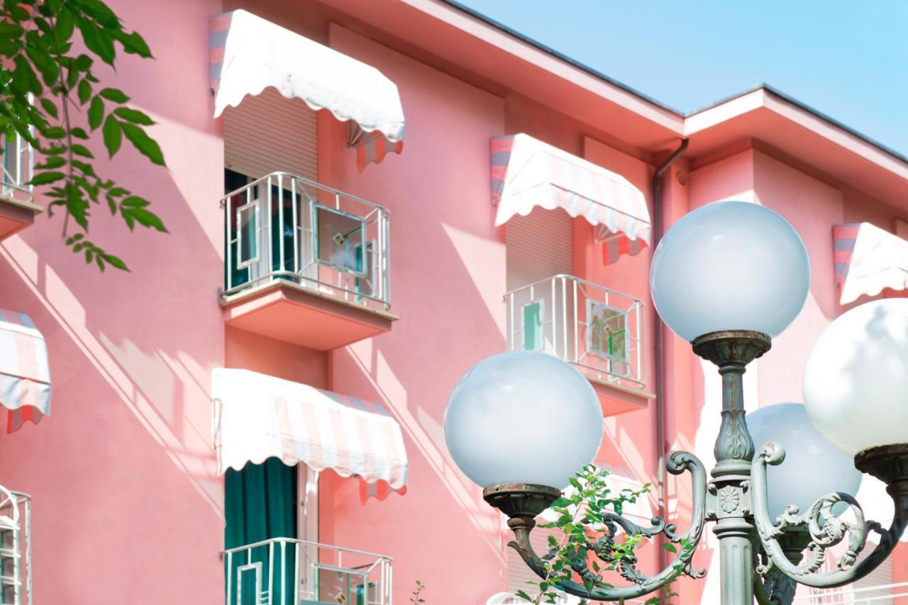 צ'סנטיקו Hotel Villa Rosa מראה חיצוני תמונה